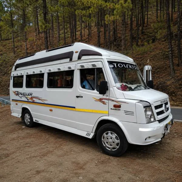 12 - 16 Seater Tempo Traveller In Pushkar