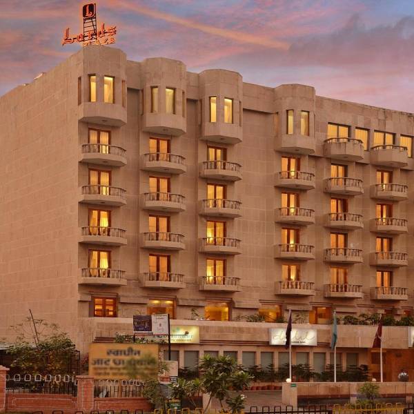 3 Star Hotel Ajmer Taxi Services
